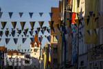 03.07.2026,  Frundsbergfest Mindelheim 2026, Historisches-Fest im Unterallgäu mit tausenden Mitwirkenden. Die Kreisstadt Mindelheim kehrt für eine Woche ins Mittelalter zurück um ihre historische Geschichte zu feiern. Hausfassaden in der Maximilianstrasse  