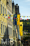 03.07.2026,  Frundsbergfest Mindelheim 2026, Historisches-Fest im Unterallgäu mit tausenden Mitwirkenden. Die Kreisstadt Mindelheim kehrt für eine Woche ins Mittelalter zurück um ihre historische Geschichte zu feiern. Hausfassaden in der Maximilianstrasse  