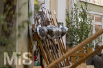 03.07.2026,  Frundsbergfest Mindelheim 2026, Historisches-Fest im Unterallgäu mit tausenden Mitwirkenden. Die Kreisstadt Mindelheim kehrt für eine Woche ins Mittelalter zurück um ihre historische Geschichte zu feiern. Blechhelme und Helebarden lehnen an der Wand 