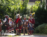 04.07.2026,  Frundsbergfest Mindelheim 2026, Historisches-Fest im Unterallgäu mit tausenden Mitwirkenden. Die Kreisstadt Mindelheim kehrt für eine Woche ins Mittelalter zurück und feiert ihre historische Geschichte.  Schauspiel MEHR SOLD MUSS HER am Stadtgraben, Landknechte stürmen die Mauern der Stadt. 