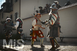 04.07.2026,  Frundsbergfest Mindelheim 2026, Historisches-Fest im Unterallgäu mit tausenden Mitwirkenden. Die Kreisstadt Mindelheim kehrt für eine Woche ins Mittelalter zurück und feiert ihre historische Geschichte.  Schauspiel MEHR SOLD MUSS HER am Stadtgraben, Landknechte stürmen die Mauern der Stadt. 