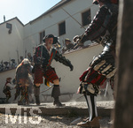 04.07.2026,  Frundsbergfest Mindelheim 2026, Historisches-Fest im Unterallgäu mit tausenden Mitwirkenden. Die Kreisstadt Mindelheim kehrt für eine Woche ins Mittelalter zurück und feiert ihre historische Geschichte.  Schauspiel MEHR SOLD MUSS HER am Stadtgraben, Landknechte stürmen die Mauern der Stadt. 