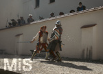 04.07.2026,  Frundsbergfest Mindelheim 2026, Historisches-Fest im Unterallgäu mit tausenden Mitwirkenden. Die Kreisstadt Mindelheim kehrt für eine Woche ins Mittelalter zurück und feiert ihre historische Geschichte.  Schauspiel MEHR SOLD MUSS HER am Stadtgraben, Landknechte stürmen die Mauern der Stadt. 
