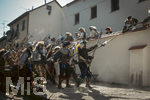 04.07.2026,  Frundsbergfest Mindelheim 2026, Historisches-Fest im Unterallgäu mit tausenden Mitwirkenden. Die Kreisstadt Mindelheim kehrt für eine Woche ins Mittelalter zurück und feiert ihre historische Geschichte.  Schauspiel MEHR SOLD MUSS HER am Stadtgraben, Landknechte stürmen die Mauern der Stadt. 