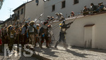 04.07.2026,  Frundsbergfest Mindelheim 2026, Historisches-Fest im Unterallgäu mit tausenden Mitwirkenden. Die Kreisstadt Mindelheim kehrt für eine Woche ins Mittelalter zurück und feiert ihre historische Geschichte.  Schauspiel MEHR SOLD MUSS HER am Stadtgraben, Landknechte stürmen die Mauern der Stadt. 