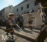 04.07.2026,  Frundsbergfest Mindelheim 2026, Historisches-Fest im Unterallgäu mit tausenden Mitwirkenden. Die Kreisstadt Mindelheim kehrt für eine Woche ins Mittelalter zurück und feiert ihre historische Geschichte.  Schauspiel MEHR SOLD MUSS HER am Stadtgraben, Landknechte stürmen die Mauern der Stadt. 