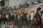 04.07.2026,  Frundsbergfest Mindelheim 2026, Historisches-Fest im Unterallgäu mit tausenden Mitwirkenden. Die Kreisstadt Mindelheim kehrt für eine Woche ins Mittelalter zurück und feiert ihre historische Geschichte.  Schauspiel MEHR SOLD MUSS HER am Stadtgraben, Landknechte stürmen die Mauern der Stadt. 