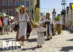04.07.2026,  Frundsbergfest Mindelheim 2026, Historisches-Fest im Unterallgäu mit tausenden Mitwirkenden. Die Kreisstadt Mindelheim kehrt für eine Woche ins Mittelalter zurück und feiert ihre historische Geschichte. Einzug der Bauern zum Bauernmarkt.