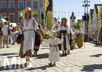04.07.2026,  Frundsbergfest Mindelheim 2026, Historisches-Fest im Unterallgäu mit tausenden Mitwirkenden. Die Kreisstadt Mindelheim kehrt für eine Woche ins Mittelalter zurück und feiert ihre historische Geschichte. Einzug der Bauern zum Bauernmarkt.