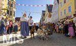 04.07.2026,  Frundsbergfest Mindelheim 2026, Historisches-Fest im Unterallgäu mit tausenden Mitwirkenden. Die Kreisstadt Mindelheim kehrt für eine Woche ins Mittelalter zurück und feiert ihre historische Geschichte. Einzug der Bauern zum Bauernmarkt.