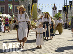 04.07.2026,  Frundsbergfest Mindelheim 2026, Historisches-Fest im Unterallgäu mit tausenden Mitwirkenden. Die Kreisstadt Mindelheim kehrt für eine Woche ins Mittelalter zurück und feiert ihre historische Geschichte. Einzug der Bauern zum Bauernmarkt.