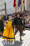 04.07.2026,  Frundsbergfest Mindelheim 2026, Historisches-Fest im Unterallgäu mit tausenden Mitwirkenden. Die Kreisstadt Mindelheim kehrt für eine Woche ins Mittelalter zurück und feiert ihre historische Geschichte. Einzug der Bauern zum Bauernmarkt. Hier das Ehepaar Frundsberg, mit Ritter Georg von Frundsberg mit Frau Anna von Lodron.