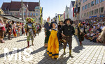 04.07.2026,  Frundsbergfest Mindelheim 2026, Historisches-Fest im Unterallgäu mit tausenden Mitwirkenden. Die Kreisstadt Mindelheim kehrt für eine Woche ins Mittelalter zurück und feiert ihre historische Geschichte. Einzug der Bauern zum Bauernmarkt. Hier das Ehepaar Frundsberg, mit Ritter Georg von Frundsberg mit Frau Anna von Lodron.
