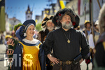 04.07.2026,  Frundsbergfest Mindelheim 2026, Historisches-Fest im Unterallgäu mit tausenden Mitwirkenden. Die Kreisstadt Mindelheim kehrt für eine Woche ins Mittelalter zurück und feiert ihre historische Geschichte. Einzug der Bauern zum Bauernmarkt. Hier das Ehepaar Frundsberg, mit Ritter Georg von Frundsberg mit Frau Anna von Lodron. 