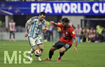 07.07.2026, Fussball Weltmeisterschaft 2026 in den USA, Achtelfinale, Argentinien - Ägypten, im Mercedes-Benz Stadium (Atlanta, GA),  Lionel Messi (li, Argentinien) am Ball gegen Hamdy Fathy (Ägypten)


