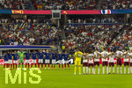 14.07.2026, Fussball Weltmeisterschaft 2026 in den USA, Halbfinale, Frankreich - Spanien, im AT&T Stadium (Dallas (Arlington)),  Aufstellung zur Gedenkminute der beiden Mannschaften 


