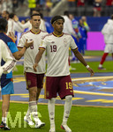 14.07.2026, Fussball Weltmeisterschaft 2026 in den USA, Halbfinale, Frankreich - Spanien, im AT&T Stadium (Dallas (Arlington)),  Fabian Ruiz (Spanien) und Lamine Yamal (Spanien) beiM Aufwärmen.


