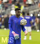 14.07.2026, Fussball Weltmeisterschaft 2026 in den USA, Halbfinale, Frankreich - Spanien, im AT&T Stadium (Dallas (Arlington)),  Torhüter Mike Maignan (Frankreich) nachdenklich beim Aufwärmen.


