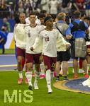 14.07.2026, Fussball Weltmeisterschaft 2026 in den USA, Halbfinale, Frankreich - Spanien, im AT&T Stadium (Dallas (Arlington)),  Fabian Ruiz (Spanien) und Lamine Yamal (Spanien) beiM Aufwärmen.


