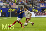 14.07.2026, Fussball Weltmeisterschaft 2026 in den USA, Halbfinale, Frankreich - Spanien, im AT&T Stadium (Dallas (Arlington)), v.re: Marc Cucurella (Spanien) gegen Michael Olise (Frankreich) 



