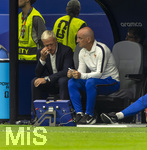 14.07.2026, Fussball Weltmeisterschaft 2026 in den USA, Halbfinale, Frankreich - Spanien, im AT&T Stadium (Dallas (Arlington)), li: Trainer Didier Deschamps (Frankreich) nachdenklich auf der Bank 


