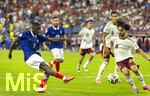 14.07.2026, Fussball Weltmeisterschaft 2026 in den USA, Halbfinale, Frankreich - Spanien, im AT&T Stadium (Dallas (Arlington)), v.li: Ousmane Dembele (Frankreich) am Ball gegen Marc Cucurella (Spanien) 


