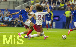 14.07.2026, Fussball Weltmeisterschaft 2026 in den USA, Halbfinale, Frankreich - Spanien, im AT&T Stadium (Dallas (Arlington)), li: Kylian Mbappe (Frankreich) Schuss gegen Marc Cucurella (Spanien) 


