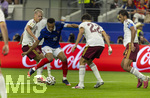 14.07.2026, Fussball Weltmeisterschaft 2026 in den USA, Halbfinale, Frankreich - Spanien, im AT&T Stadium (Dallas (Arlington)), v.li: Dani Olmo (Spanien), Kylian Mbappe (Frankreich), Pau Cubarsi (Spanien) 


