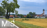 15.07.2026, Bad Wörishofen, Unterallgäu, Schäden nach dem heftigen Gewittersturm mit Hagel am vergangenen Abend über der Stadt Bad Wörishofen im Unterallgäu (Bayern). Abgebrochene Äste liegen auf dem Boden, hier im Ortsteil Stockheim.