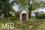 15.07.2026, Bad Wörishofen, Unterallgäu, Schäden nach dem heftigen Gewittersturm mit Hagel am vergangenen Abend über der Stadt Bad Wörishofen im Unterallgäu (Bayern). Abgebrochene Äste liegen auf dem Boden, hier im Ortsteil Stockheim.
