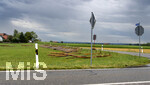 15.07.2026, Bad Wörishofen, Unterallgäu, Schäden nach dem heftigen Gewittersturm mit Hagel am vergangenen Abend über der Stadt Bad Wörishofen im Unterallgäu (Bayern). Im Ortsteil Stockheim wurde der Sichtschutzzaun an einer Kreuzung umgeweht.