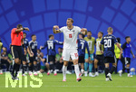 15.07.2026, Fussball Weltmeisterschaft 2026 in den USA, Halbfinale, England - Argentinien, im Mercedes-Benz Stadium (Atlanta, GA),  Dan Burn (England)  unzufrieden
 

