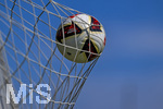17.07.2026, Fussball 1. Bundesliga 2026/2027,  Torfabrik der offizielle Spielball von adidas für die Saison 26/27. Detailshooting, der Ball landet im Tornetz. 