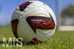 17.07.2026, Fussball 1. Bundesliga 2026/2027,  Torfabrik der offizielle Spielball von adidas für die Saison 26/27. Detailshooting, der Ball liegt auf dem Rasen.
