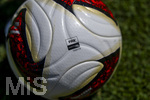 17.07.2026, Fussball 1. Bundesliga 2026/2027,  Torfabrik der offizielle Spielball von adidas für die Saison 26/27. Detailshooting, der Ball liegt auf dem Rasen. FIFA Quality Pro steht aufgedruckt auf dem Ball 