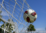 17.07.2026, Fussball 1. Bundesliga 2026/2027,  Torfabrik der offizielle Spielball von adidas für die Saison 26/27. Detailshooting, der Ball landet im Tornetz.   