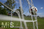 17.07.2026, Fussball 1. Bundesliga 2026/2027,  Torfabrik der offizielle Spielball von adidas für die Saison 26/27. Detailshooting, der Ball landet im Tornetz.  