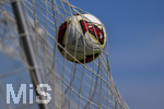 17.07.2026, Fussball 1. Bundesliga 2026/2027,  Torfabrik der offizielle Spielball von adidas für die Saison 26/27. Detailshooting, der Ball landet im Tornetz.   