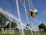 17.07.2026, Fussball 1. Bundesliga 2026/2027,  Torfabrik der offizielle Spielball von adidas für die Saison 26/27. Detailshooting, der Ball landet im Tornetz.   