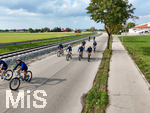 19.07.2026, Bad Wörishofen, Deutschland. 2. Bundesliga: Der SV Darmstadt 98 startet mit der ersten Trainingseinheit in das Sommertrainingslager. Spieler auf dem Weg zum Hotel mit dem Fahrrad.