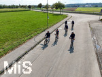 19.07.2026, Bad Wörishofen, Deutschland. 2. Bundesliga: Der SV Darmstadt 98 startet mit der ersten Trainingseinheit in das Sommertrainingslager. Spieler fahren mit Fahrrad.