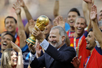 19.07.2026, Fussball Weltmeisterschaft 2026 in den USA, Finale, Spanien - Argentinien, im MetLife Stadium (New York/New Jersey (East Rutherford)), Nach dem 1:0 Sieg, die Siegerehrung für den Weltmeister 2026 Spanien. Spaniens König Felipe VI mit dem WM-Pokal 
 

