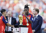 19.07.2026, Fussball Weltmeisterschaft 2026 in den USA, Finale, Spanien - Argentinien, im MetLife Stadium (New York/New Jersey (East Rutherford)), Spanien ist nach 1:0 Sieg Weltmeister 2026, Siegerehrung. Nico Williams (Spanien) mit dem WM-Pokal.
 

