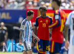 19.07.2026, Fussball Weltmeisterschaft 2026 in den USA, Finale, Spanien - Argentinien, im MetLife Stadium (New York/New Jersey (East Rutherford)), Ikonisches Aufeinandertreffen, v.li: Lionel Messi (Argentinien) mit Lamine Yamal (Spanien) 
 


