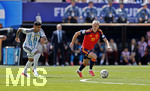 19.07.2026, Fussball Weltmeisterschaft 2026 in den USA, Finale, Spanien - Argentinien, im MetLife Stadium (New York/New Jersey (East Rutherford)), v.li: Christian Romero (ARG) gegen Dani Olmo (Spanien) 
 

