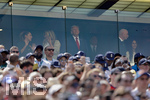 19.07.2026, Fussball Weltmeisterschaft 2026 in den USA, Finale, Spanien - Argentinien, im MetLife Stadium (New York/New Jersey (East Rutherford)), Ehrengäste hinter Glas, US-Präsident Donald Trump (mitte), mit Ehefrau Melania (2.v.li), Gianni Infantino (re, SUI, FIFA-Präsident),
 

