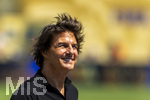 19.07.2026, Fussball Weltmeisterschaft 2026 in den USA, Finale, Spanien - Argentinien, im MetLife Stadium (New York/New Jersey (East Rutherford)), Schauspieler Tom Cruise (USA) bei der Abschlussfeier vor dem Spiel am Mikrofon.
 

