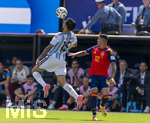 19.07.2026, Fussball Weltmeisterschaft 2026 in den USA, Finale, Spanien - Argentinien, im MetLife Stadium (New York/New Jersey (East Rutherford)), v.li: Nico Gonzalez (Argentinien) gegen Pedro Porro (Spanien) 
 

