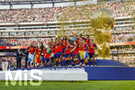 19.07.2026, Fussball Weltmeisterschaft 2026 in den USA, Finale, Spanien - Argentinien, im MetLife Stadium (New York/New Jersey (East Rutherford)), Nach dem 1:0 Sieg, die Siegerehrung für den Weltmeister 2026 Spanien, die Spieler feiern mit dem Pokal. Rodri (Spanien) stemmt den Pokal in die Höhe.
 

