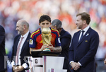 19.07.2026, Fussball Weltmeisterschaft 2026 in den USA, Finale, Spanien - Argentinien, im MetLife Stadium (New York/New Jersey (East Rutherford)), Spanien ist nach 1:0 Sieg Weltmeister 2026, Siegerehrung. Yeremy Pino (Spanien) küsst den WM-Pokal.
 

